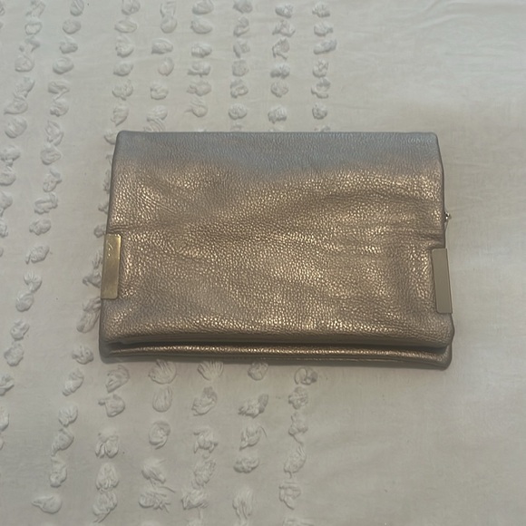 Gold clutch bag with gold chain - Picture 3 of 3